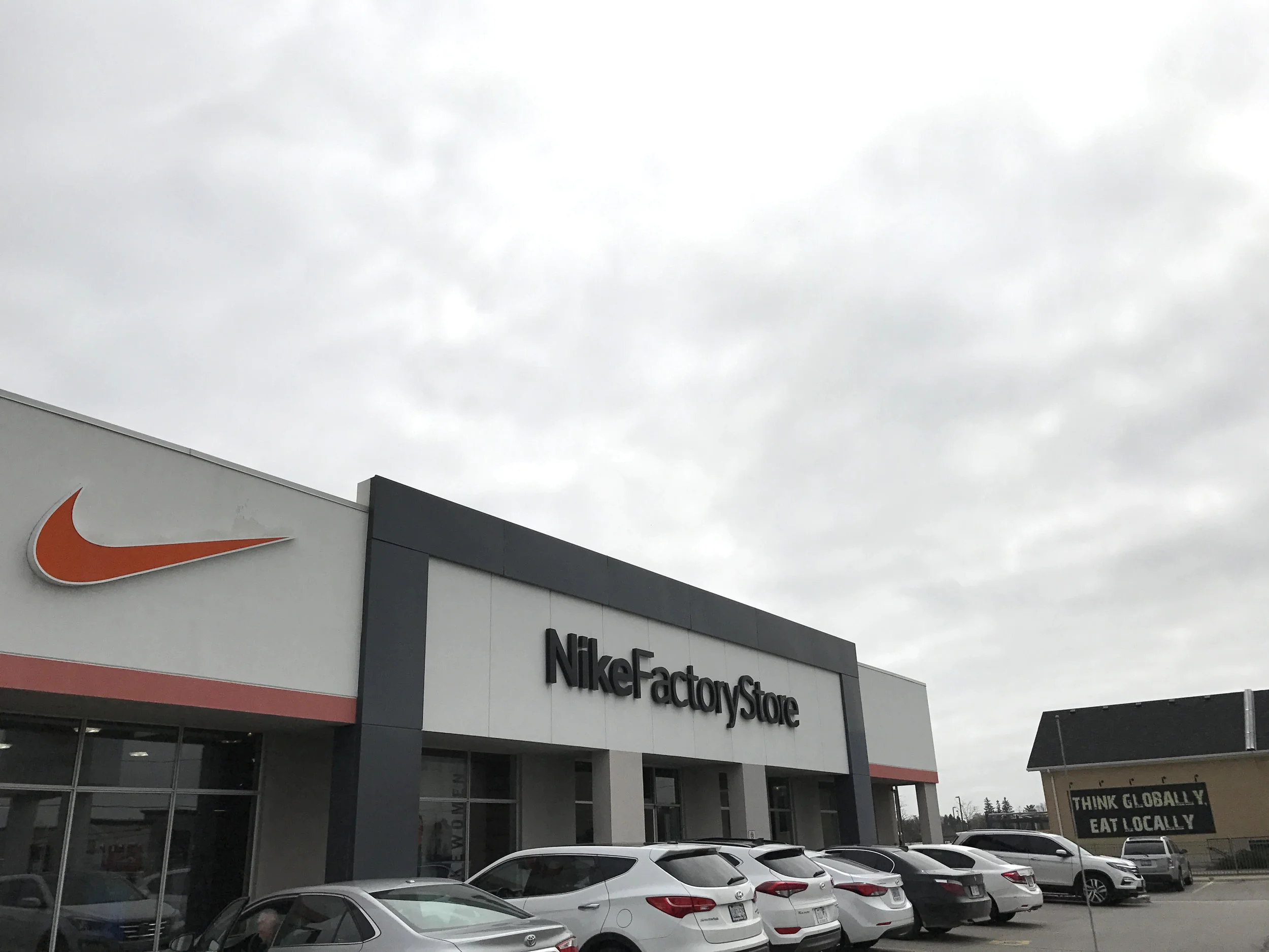 Sportsworld Crossing